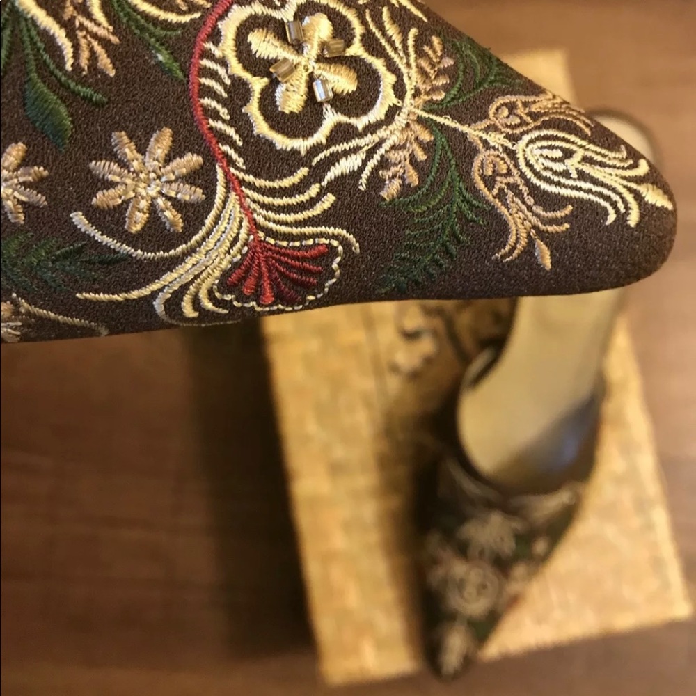 Elegant Floral Embroidered Heels